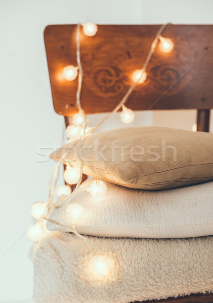 Meleg lakberendezés boglya fehér bézs párnák Stock fotó © manera