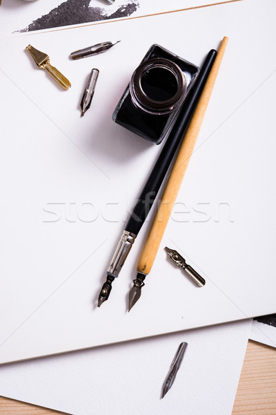 Foto d'archivio: Carta · inchiostro · calligrafia · penne · workshop · dettagli