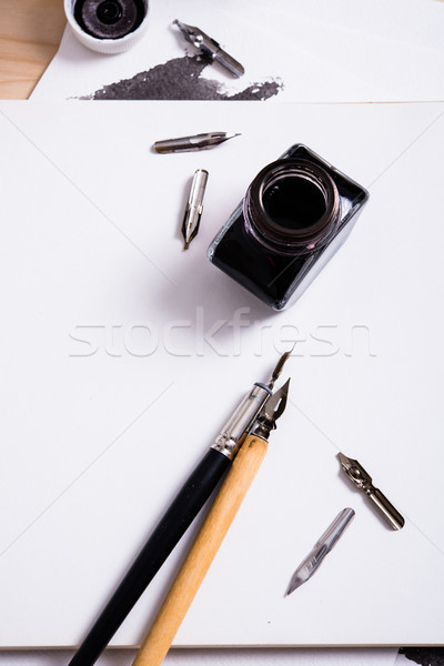 Hârtie cerneală caligrafie stilouri atelier detalii Imagine de stoc © manera