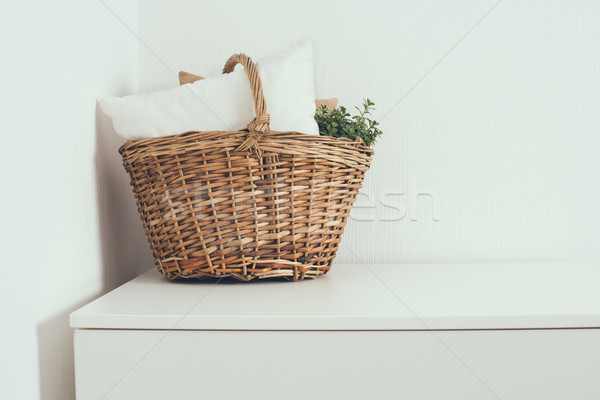 Maison intérieur osier panier oreiller [[stock_photo]] © manera