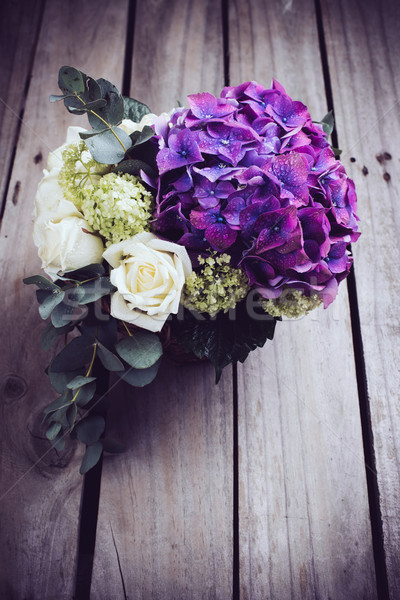 [[stock_photo]]: Grand · bouquet · fraîches · fleurs · pourpre · blanche