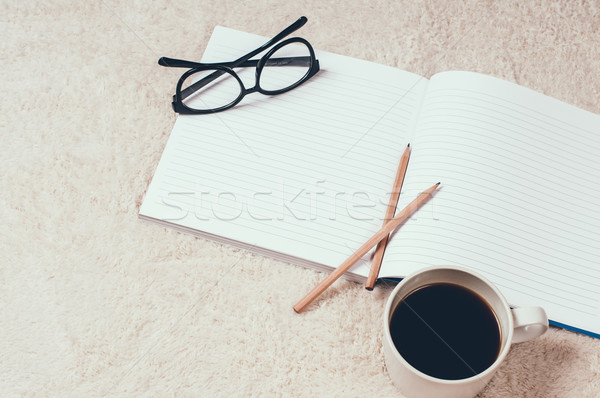 Notebook öffnen Kaffee Bleistifte Gläser Stock Stock foto © manera