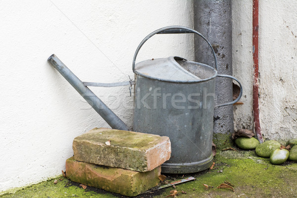 Stockfoto: Vintage · gieter · huis · muur · staal · tool