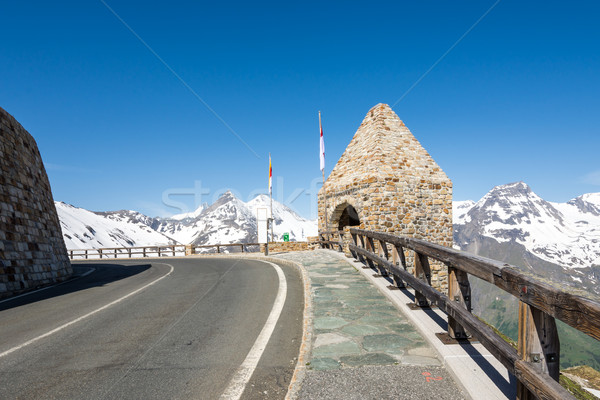 Yüksek alpine yol kule bahar dağ Stok fotoğraf © manfredxy