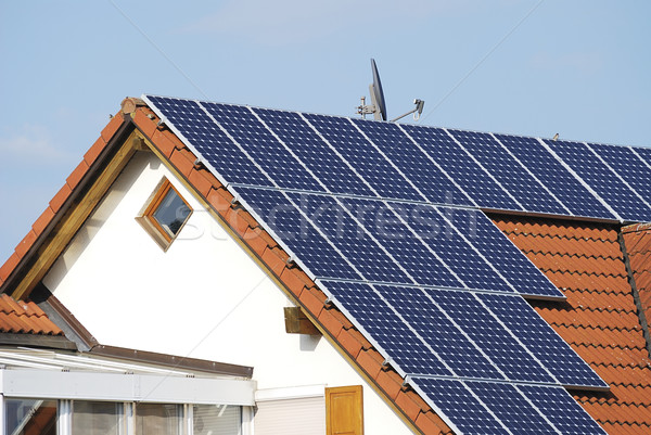 グリーンエネルギー 代替案 エネルギー 住宅の 家 環境 ストックフォト © manfredxy