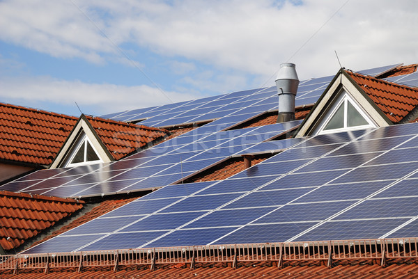 Stockfoto: Fotovoltaïsche · dak · huis · milieu · zonne · innovatieve