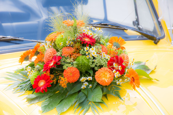Menyasszonyi virágcsokor citromsárga esküvő autó öreg Stock fotó © manfredxy