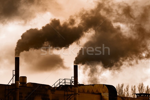 Industrial revolução escuro fumar velho fábrica Foto stock © manfredxy