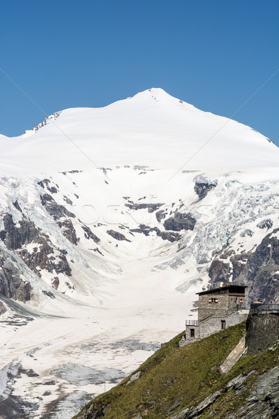 Alpesi ház csoport hegyek tavasz hegy Stock fotó © manfredxy