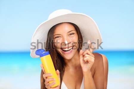 [[stock_photo]]: Plage · vacances · femme · soleil · souriant · heureux