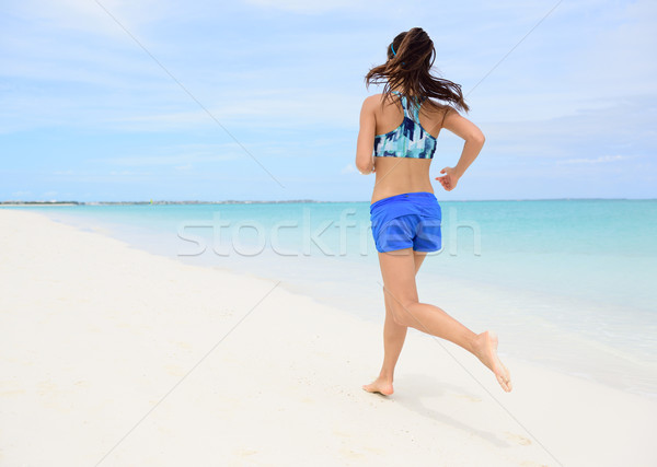 Foto stock: Corredor · treinamento · cardio · corrida · praia · ver · de · volta