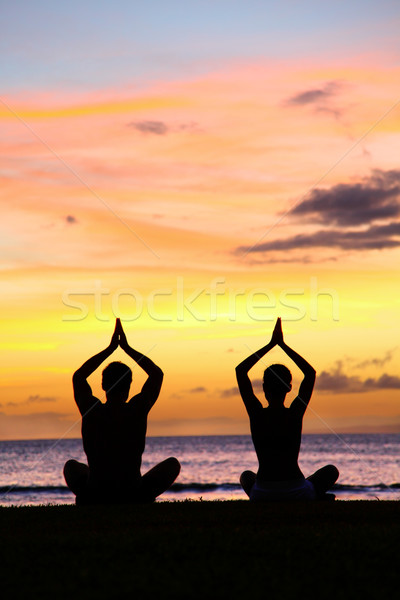 Stockfoto: Yoga · meditatie · silhouetten · mensen · zonsondergang · silhouet