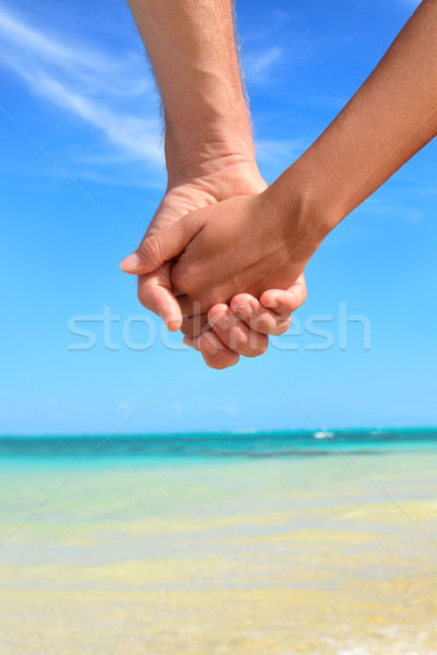 Liebe Romantischen Paar Hand In Hand Strand Stock Foto C Maridav 5386044 Stockfresh