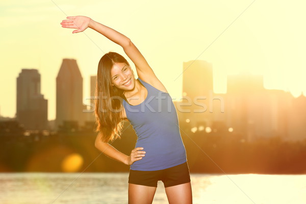 Város futó testmozgás nyújtás testmozgás kint Stock fotó © Maridav