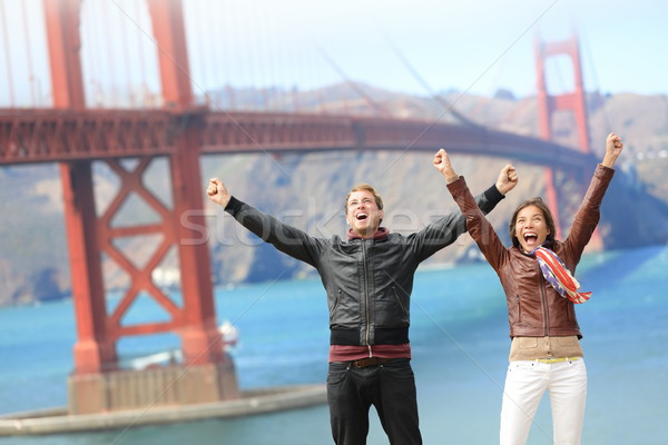 San Francisco gens heureux Golden Gate Bridge touristiques couple jeunes Photo stock © Maridav