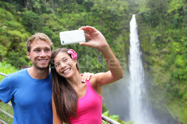 Pár turisták elvesz önarckép Hawaii kamera Stock fotó © Maridav