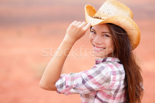 Stock fotó: Nő · mosolyog · boldog · amerikai · préri · visel · cowboykalap