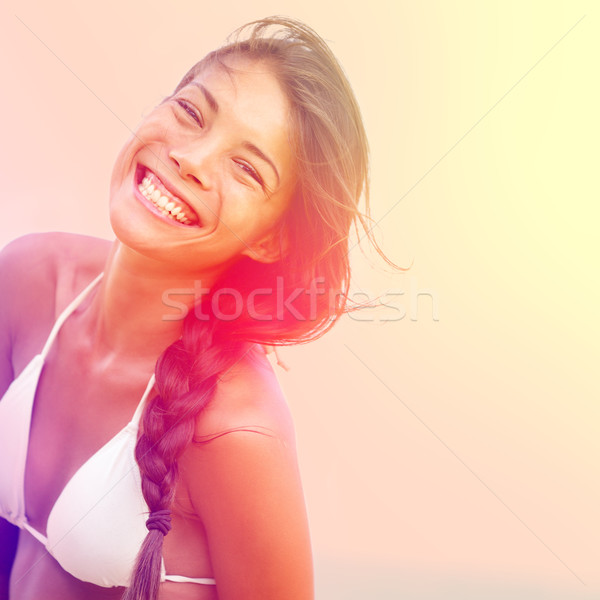 Feliz luz do sol mulher menina sorridente alegre Foto stock © Maridav