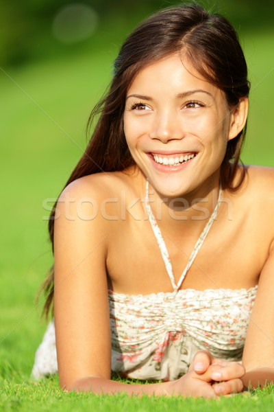 Stockfoto: Gelukkig · asian · voorjaar · vrouw · gras · glimlachend