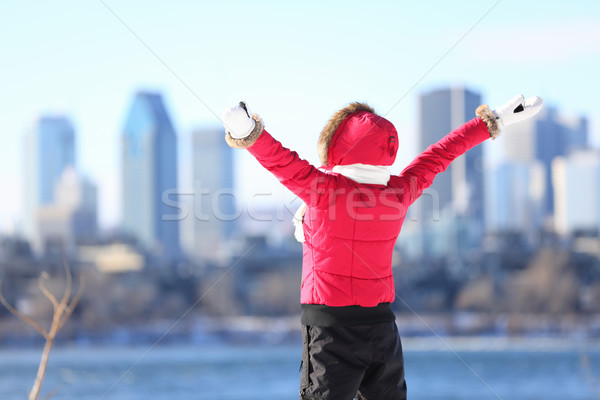 Glücklich Winter Frau Stadt aufgeregt Jubel Stock foto © Maridav