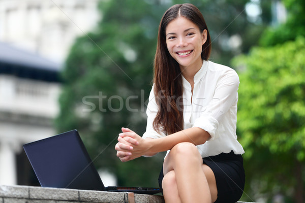 üzletemberek nő laptop Hongkong üzletasszony számítógép Stock fotó © Maridav