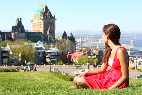 Zdjęcia stock: Quebec · miasta · kobieta · krajobraz · miasta · młoda · kobieta · czerwony