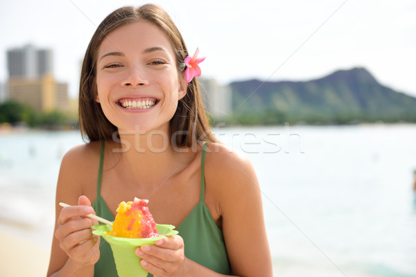 Hawaii kobieta waikiki jedzenie golić lodu Zdjęcia stock © Maridav