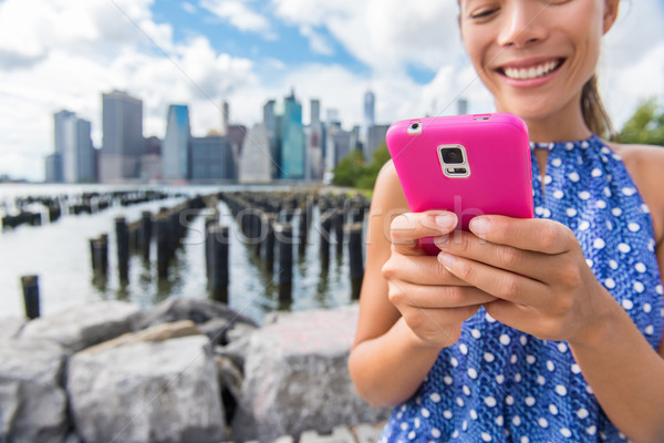 Foto stock: Sms · telefone · menina · verão · Nova · Iorque