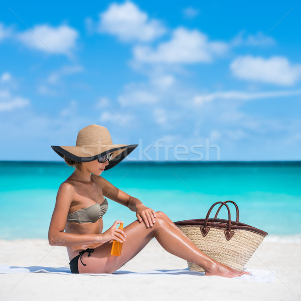 Stockfoto: Bescherming · tegen · de · zon · zonnebrandcrème · lotion · vrouw · uv