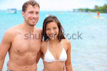 Stock fotó: Romantikus · pár · boldog · tengerpart · utazás · áll