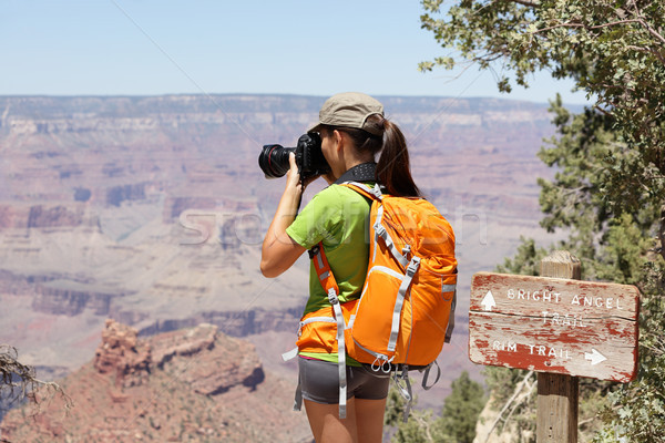 Senderismo fotógrafo toma fotos Grand Canyon ir de excursión Foto stock © Maridav