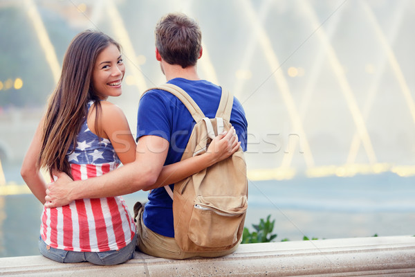 Szczęśliwy para Las Vegas fontanna romantyczny Zdjęcia stock © Maridav