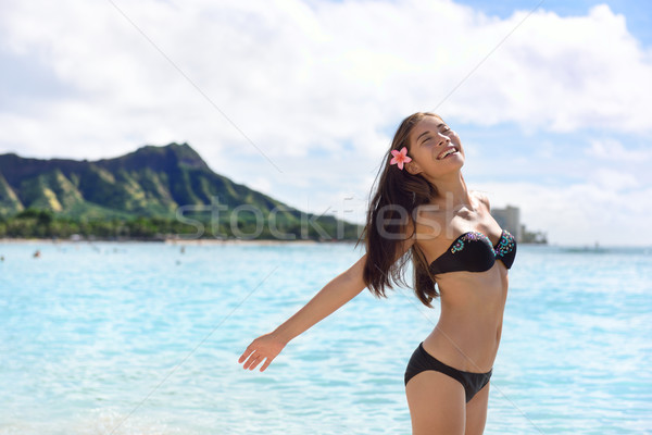 海灘 假期 自由 暢快 女子 放寬 商業照片 © Maridav