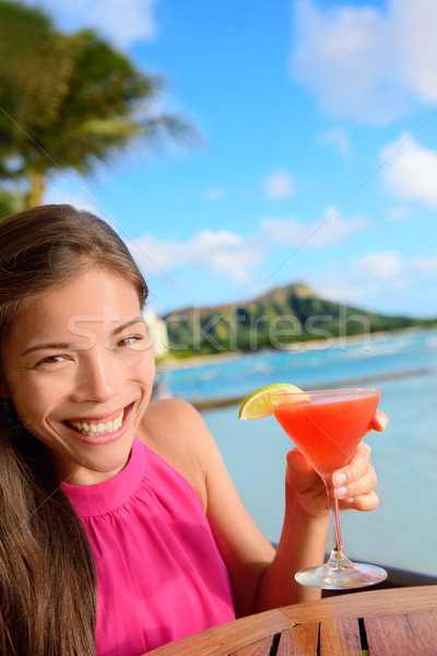 雞尾酒 女子 飲用水 酒精 喝 海灘 商業照片 © Maridav