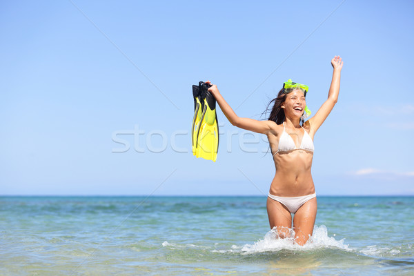 海灘 假期 女子 興奮 快樂 浮潛 商業照片 © Maridav