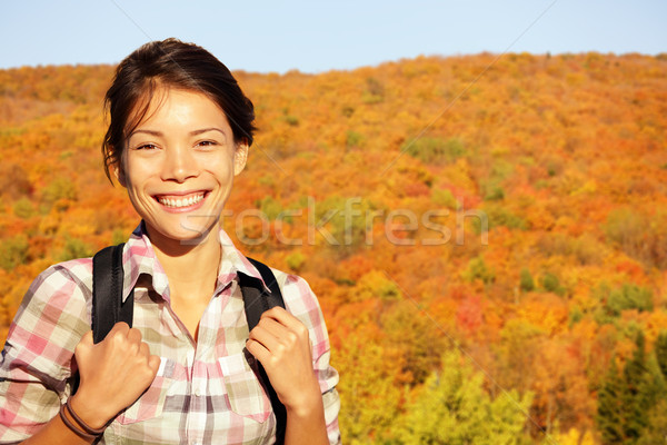 Foto d'archivio: Caduta · escursioni · donna · autunno · foresta · femminile