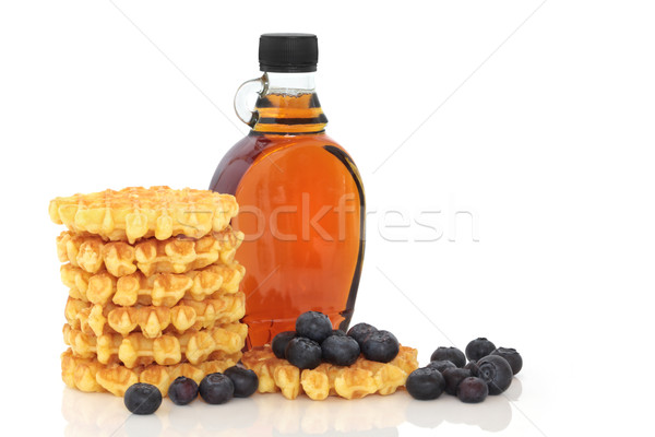 Mic dejun continental fruct artar sirop izolat Imagine de stoc © marilyna