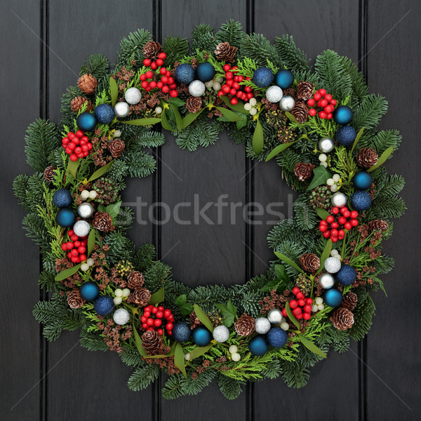 Noël temps hiver couronne babiole décorations Photo stock © marilyna
