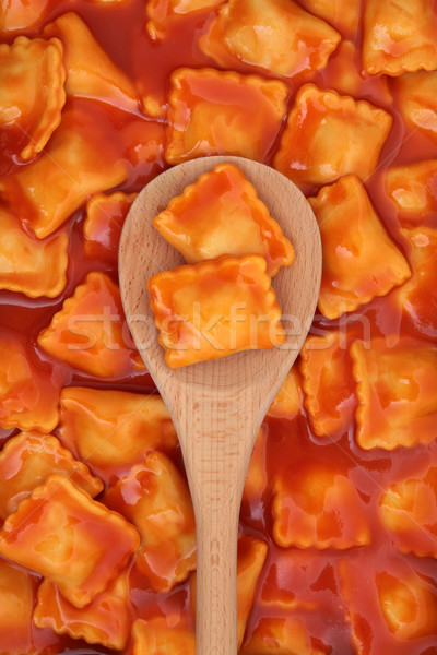 Ravioli makaronu sos pomidorowy tle pomidorów Zdjęcia stock © marilyna