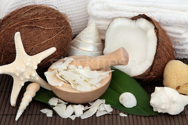Kokosnoot spa-behandeling spa schelpen handdoeken Stockfoto © marilyna