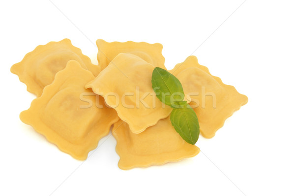 Foto stock: Ravioli · macarrão · manjericão · erva · folha