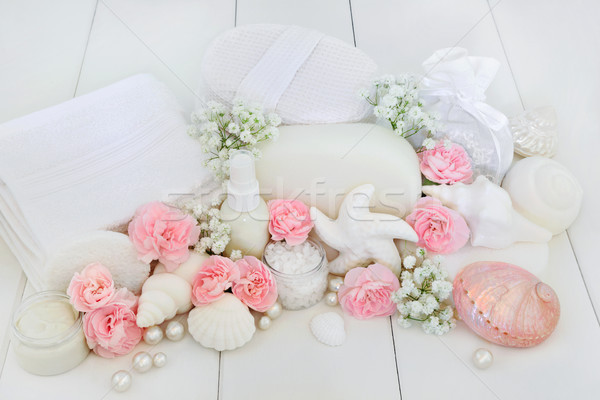 Fürdő szépségápolás termékek fürdőszoba rózsaszín szegfű Stock fotó © marilyna