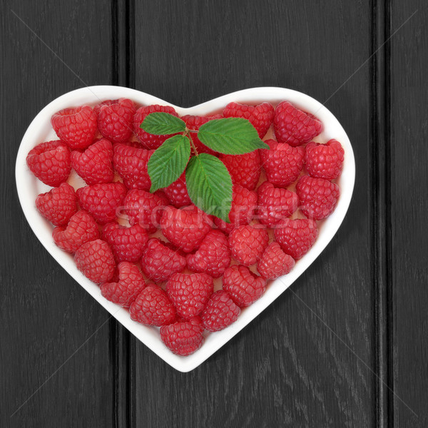 Frambozen framboos vruchten hart kom Stockfoto © marilyna