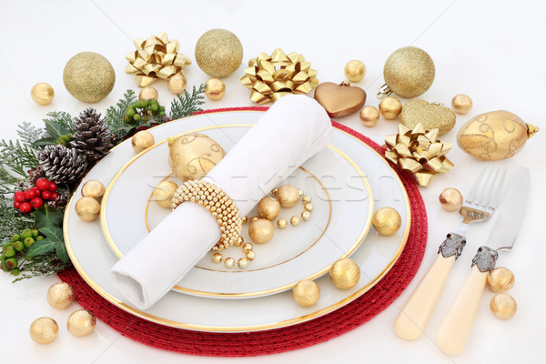 Stock fotó: Karácsony · ebédlőasztal · porcelán · tányérok · szalvéta · arany