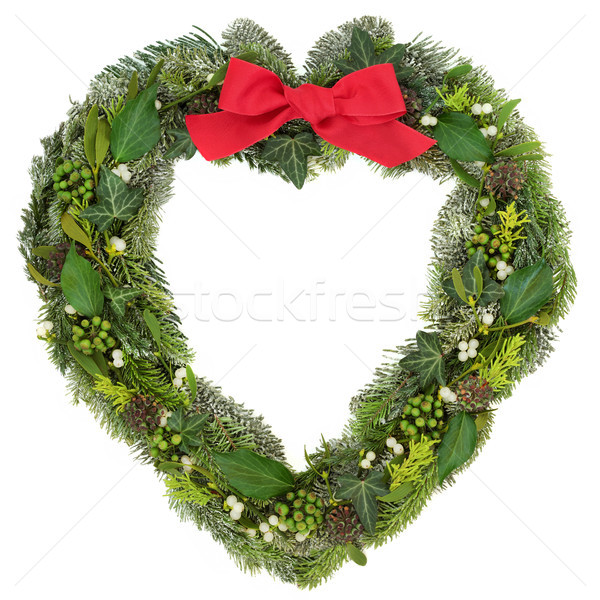 [[stock_photo]]: Coeur · couronne · décoration · hiver · rouge