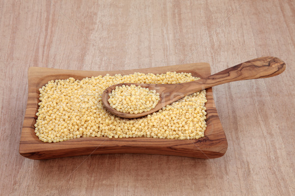 Foto d'archivio: Perla · couscous · oliva · legno · ciotola · cucchiaio