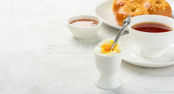 Reggeli főtt tojás finom egészséges fekete tea Stock fotó © markova64el