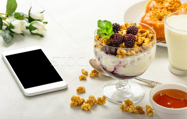 Desayuno granola miel leche delicioso saludable Foto stock © markova64el