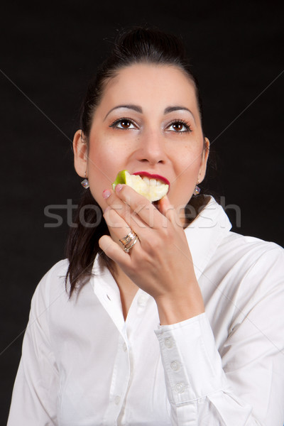 Kobieta jeść zielone jabłko kobiet gryźć Zdjęcia stock © maros_b