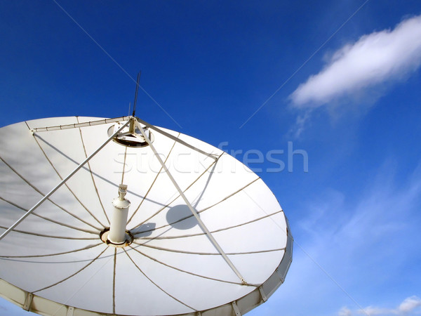 Antena satelitarna świetle technologii nauki informacji biały Zdjęcia stock © martin33